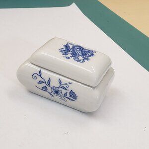 Dragon and flowers trinket box, Vintage.